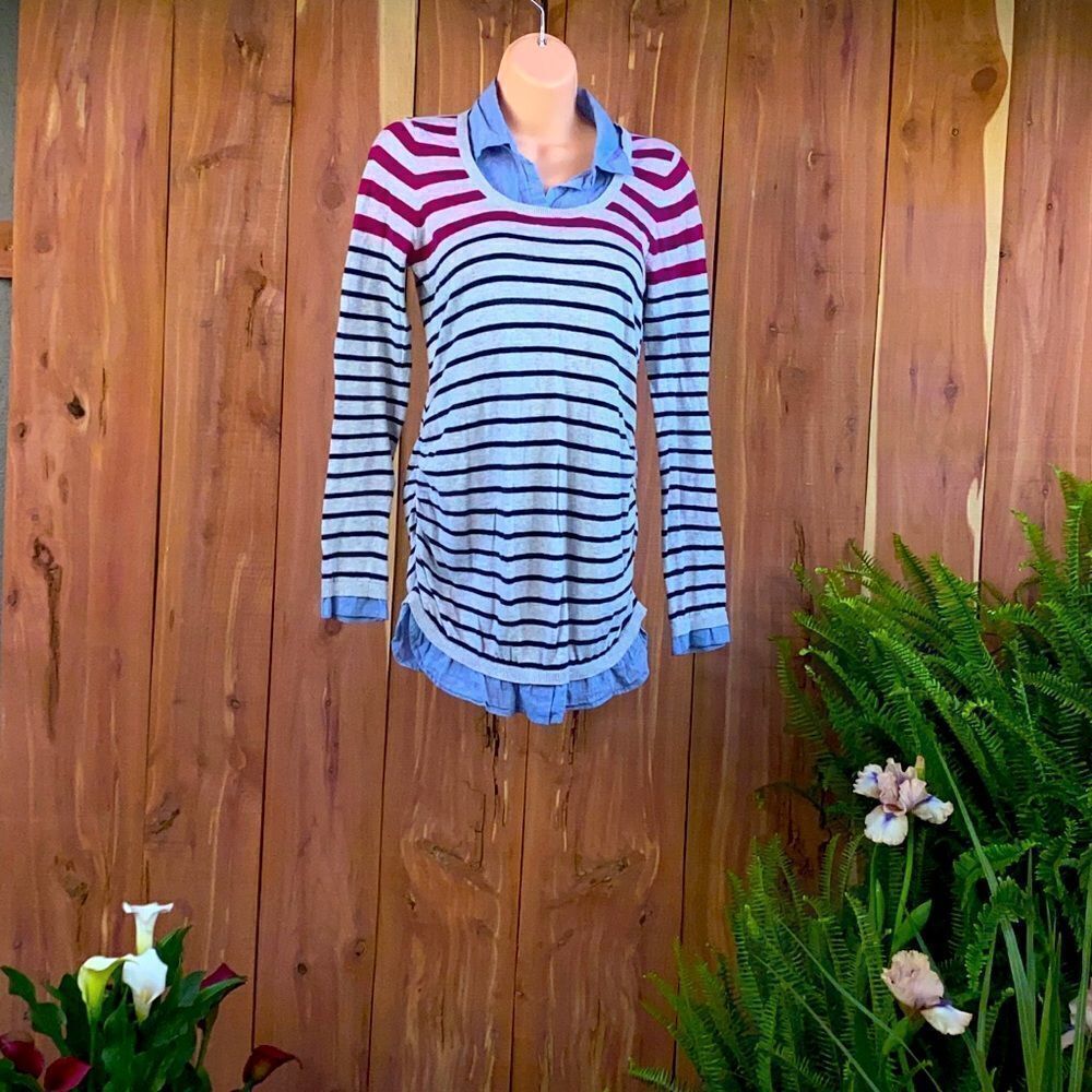 Ladies size Small maternity top Oh Baby by Motherhood